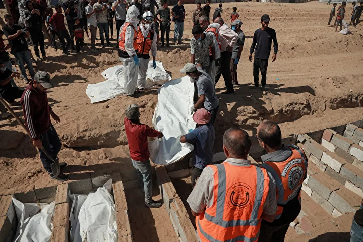 gazzede kimlikleri tespit edilemeyen 54 filistinlinin naasi deyr belaha getirildi 18 TChpdcJ7