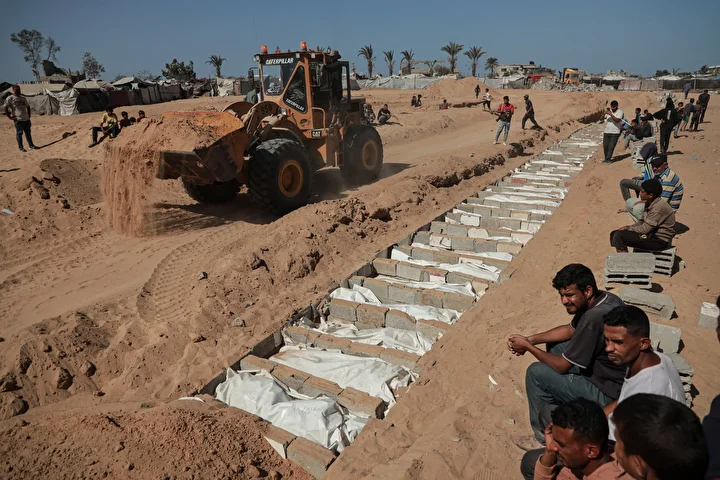 gazzede kimlikleri tespit edilemeyen 54 filistinlinin naasi deyr belaha getirildi 24 esPEl4Rm