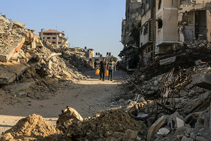 gazzenin han yunus kentinde filistinliler binalarin enkazinda hayatlarini surduruyor 15 GzPLN9G1