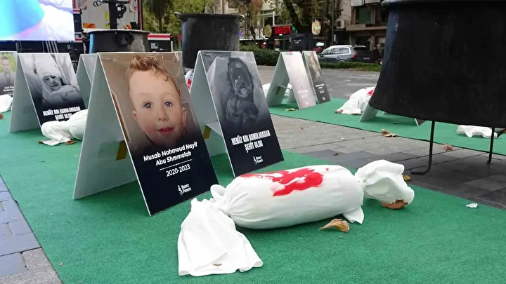 'Gazze’ye Açılan Kapı Küçükkefenler Standı'nda Gazze’nin dramı gözler önüne serildi 2 gazzeye acilan kapi kucukkefenler standinda gazzenin drami gozler onune serildi 1 jsETpR9k
