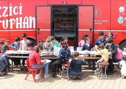 gezici kutuphanelerle1057 noktaya ulasildi 5viHnTki.jpg