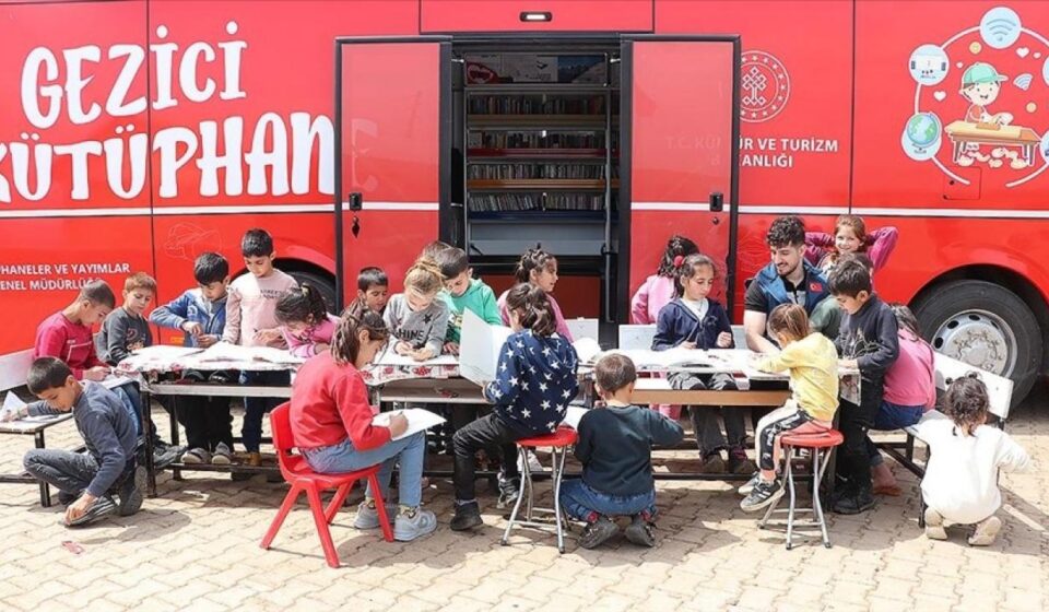 gezici kutuphanelerle1057 noktaya ulasildi 5viHnTki.jpg