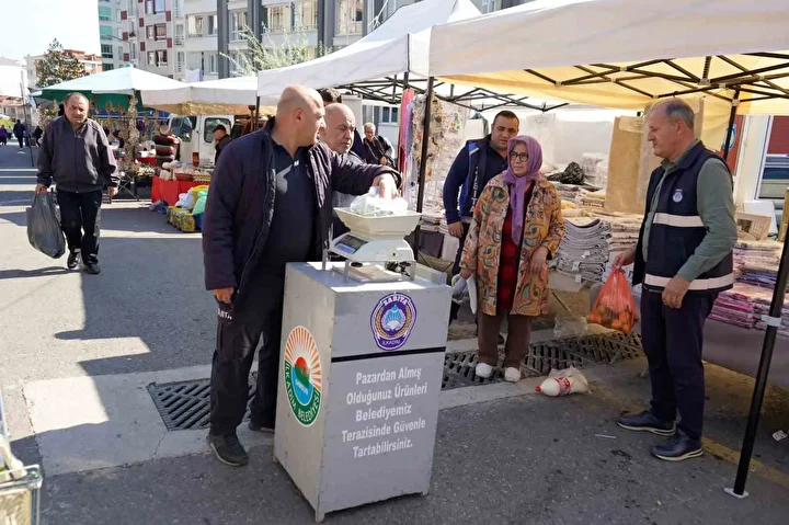 Güzel esnafı makûs esnafın önüne geçirecek uygulama: Semt pazarlarına belediye tartısı 1 guzel esnafi mak s esnafin onune gecirecek uygulama semt pazarlarina belediye tartisi 0