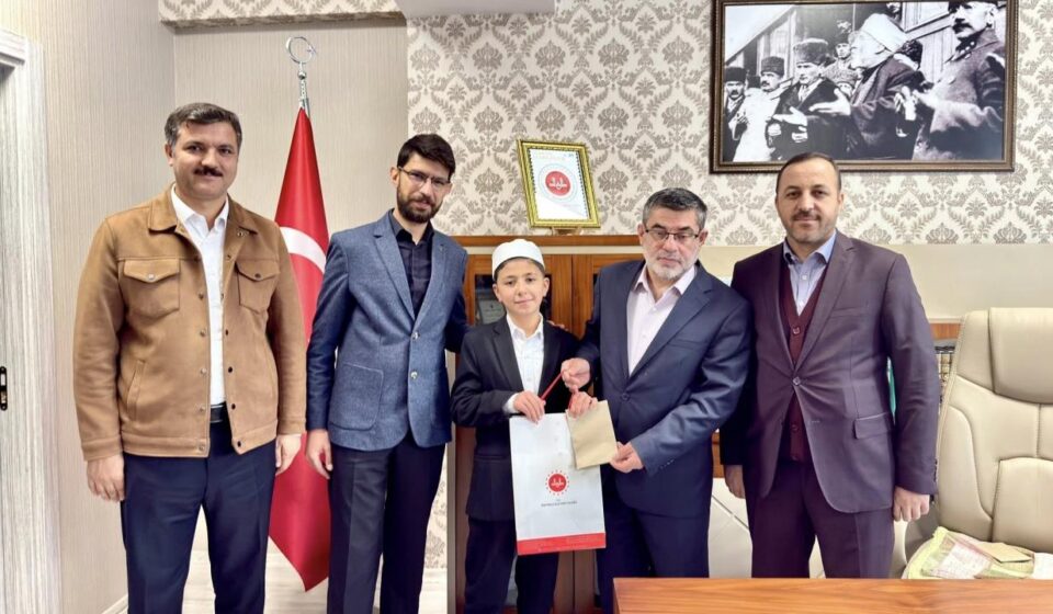 hafizlikta bir birinci 90 gunde hafiz oldu Z2ADAkhn.jpg