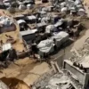 Eski Fransız Cumhurbaşkanı Sarkozy cezaevine girecek hamas israilli rehinelerin kalintilarini aramayi kisitli imkanlara karsin surduruyor knGngJZD.webp
