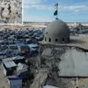 han yunusta el albani camii yikimi havadan goruntulendi nqwwBsc3.webp