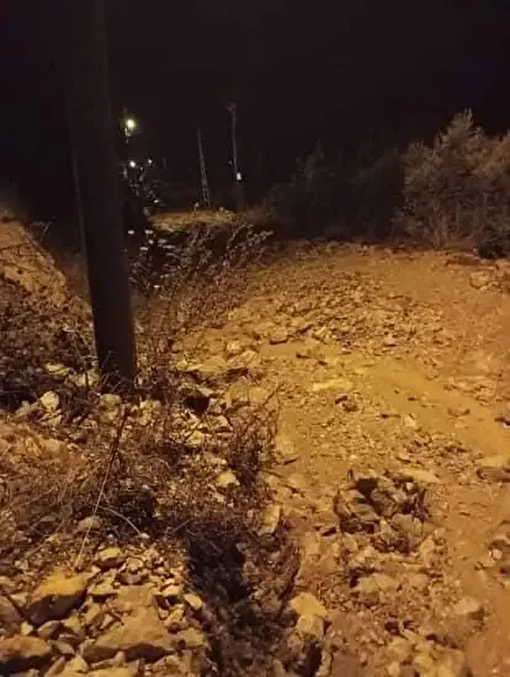 Hatay'da sağanak nedeniyle yollar suyla doldu: Heyelan meydana geldi! Araçlar mahsur kaldı 3 hatayda saganak nedeniyle yollar suyla doldu heyelan meydana geldi araclar mahsur kaldi 2 ipCm9DEp