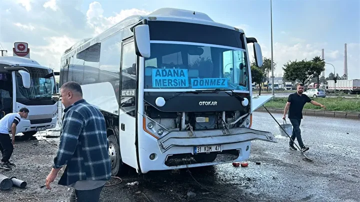 hatayda siddetli yagis araclarinda mahsur kalan 25 kisi kurtarildi 6