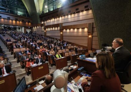 İBB’de kentsel dönüşüm rafa kaldırıldı: 2025 bütçesinin yarısından fazlası konsere ayrıldı ibbde kentsel donusum rafa kaldirildi 2025 butcesinin yarisindan fazlasi konsere ayrildi BCxmjx3v.jpg
