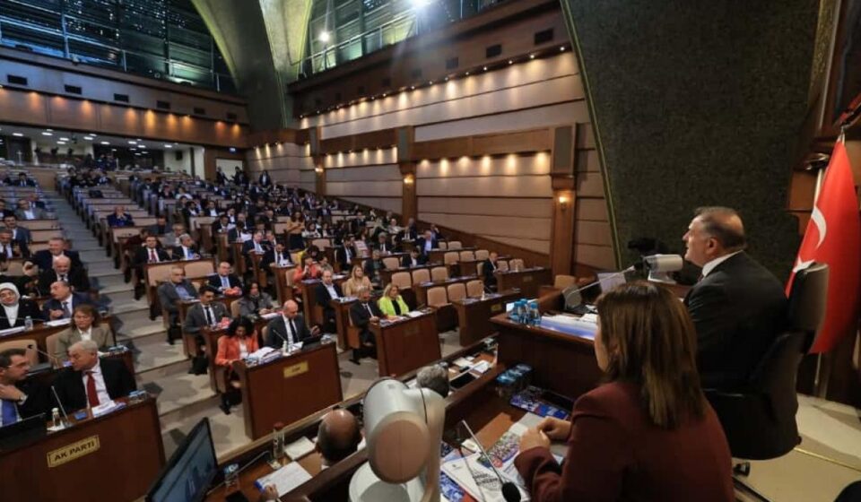 İBB’de kentsel dönüşüm rafa kaldırıldı: 2025 bütçesinin yarısından fazlası konsere ayrıldı ibbde kentsel donusum rafa kaldirildi 2025 butcesinin yarisindan fazlasi konsere ayrildi BCxmjx3v.jpg