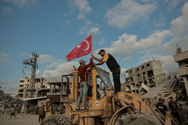 ihhnin dayanagiyla gazze kentinde enkaz kaldirma calismasi yapildi 0 v4n8IrKL