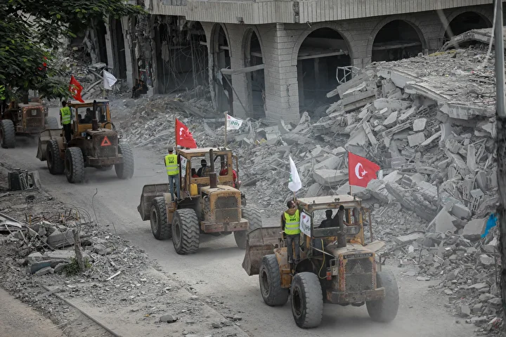 ihhnin dayanagiyla gazze kentinde enkaz kaldirma calismasi yapildi 1 mIRBAFXQ