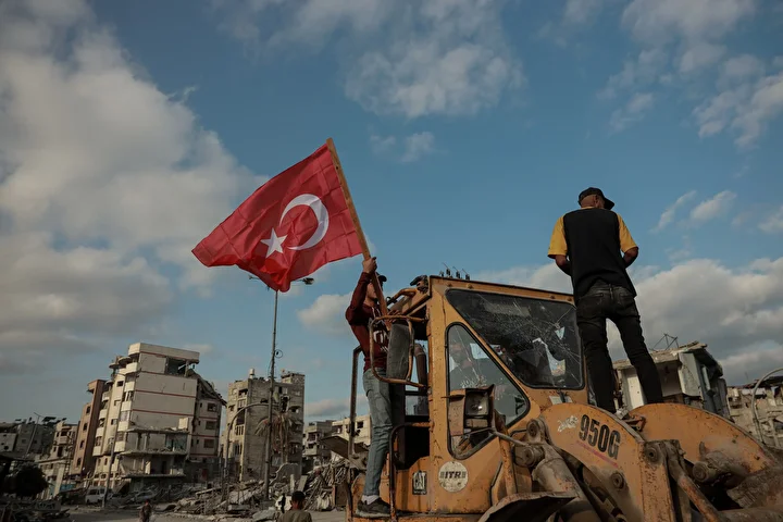 ihhnin dayanagiyla gazze kentinde enkaz kaldirma calismasi yapildi 20 2eNzeGnM