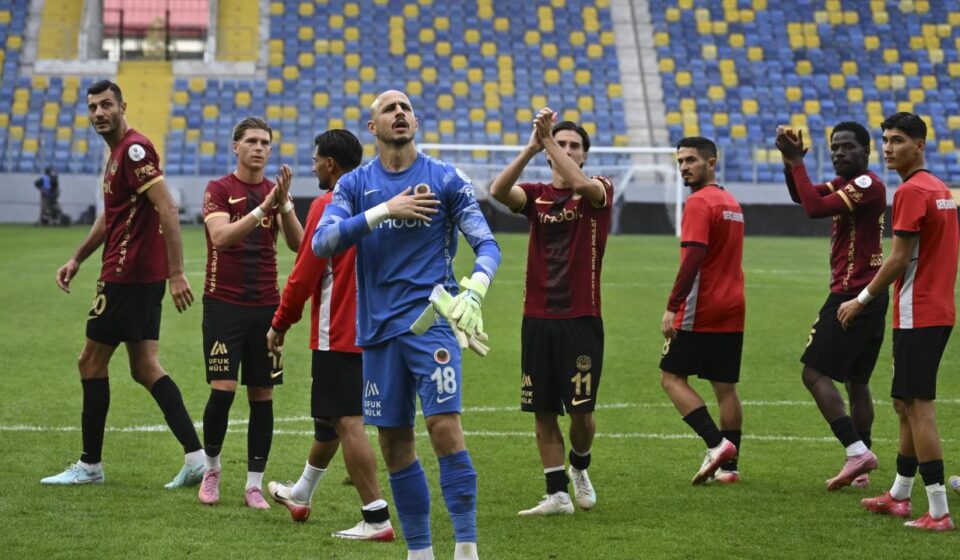 imza kampanyasi yapilmisti efsane grup secime gidiyor T5HZR6UQ.jpg