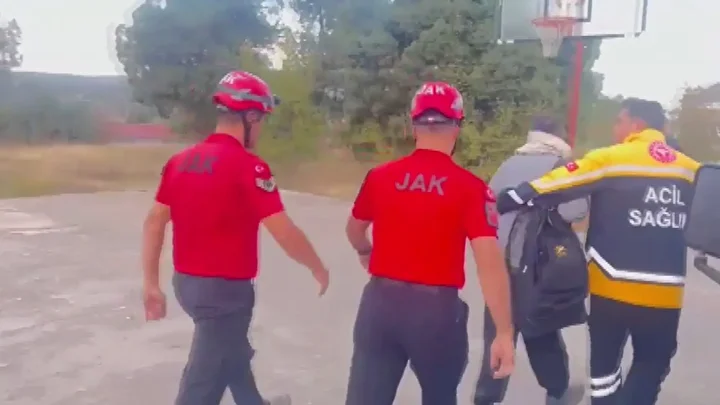 inceleme icin ciktiklari dagda kaybolan 2 muhendis bulunup askeri helikopterle kurtarildi 2 XTp5D1RK
