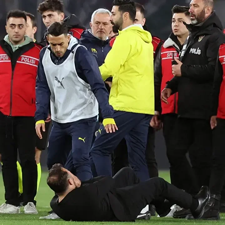 irfan can kahveciyle ilgili olay tez bakin kime kufretmis 4 qyZlyKap