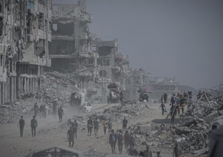 israil ateskese karsin durmuyor meskenlerine donen filistinlilere ates acti UMRn76pr.jpg