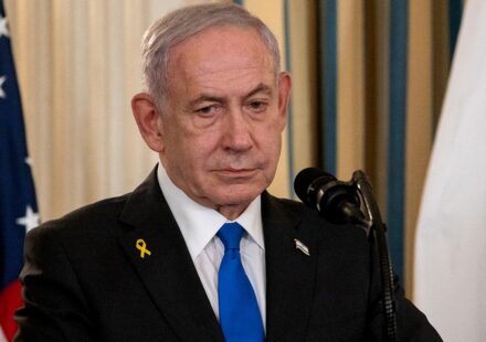 israil basini yerden yere vurdu netanyahu hastayim deyip davaya katilmadi UxrUWhAX.jpg
