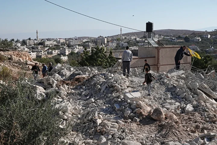 israil ordusu isgal altindaki bati seriada filistinlilere iliskin bir konutu yikti 7 gWipWyhr