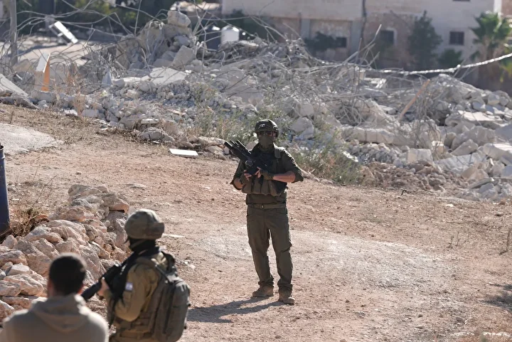 israil ordusu isgal altindaki bati seriada filistinlilere iliskin bir konutu yikti 9 t5sPh1n3