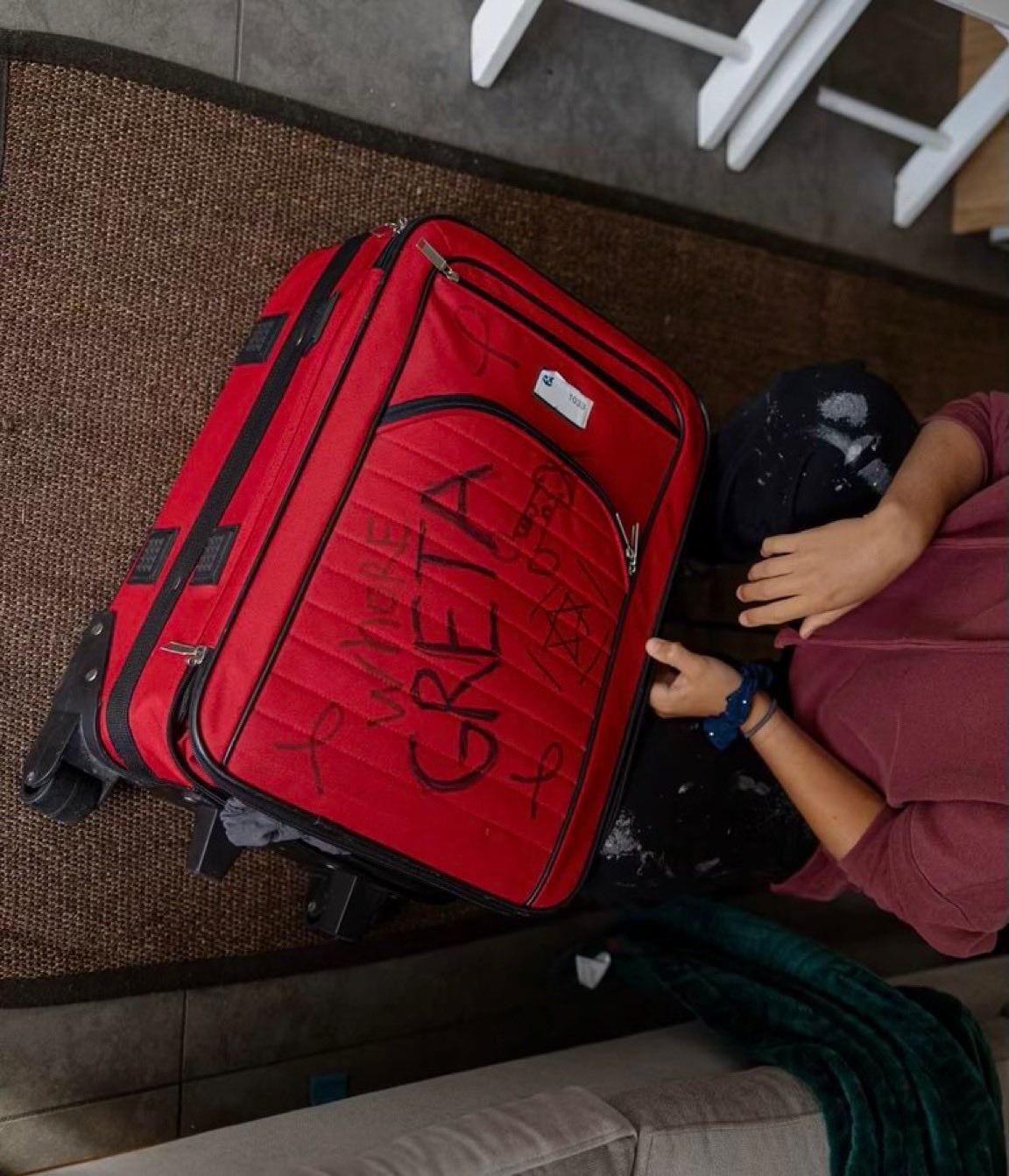 İsrail'den Greta'ya! "Fahişe" yazıp erkek cinsel organı çizdiler 1 israilden gretaya fahise yazip erkek cinsel organi cizdiler 0 JKqUQVrV