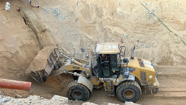 İsrail’in atakları nedeniyle yer altı tünellerinde ölen rehinelerin cesetlerine ulaşmak için hafriyat çalışmaları sürüyor 1 israilin ataklari nedeniyle yer alti tunellerinde olen rehinelerin cesetlerine ulasmak icin hafriyat calismalari suruyor