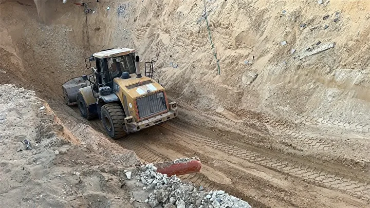 İsrail’in atakları nedeniyle yer altı tünellerinde ölen rehinelerin cesetlerine ulaşmak için hafriyat çalışmaları sürüyor 6 israilin ataklari nedeniyle yer alti tunellerinde olen rehinelerin cesetlerine ulasmak icin hafriyat calismalari suruyor 96Aq83kR