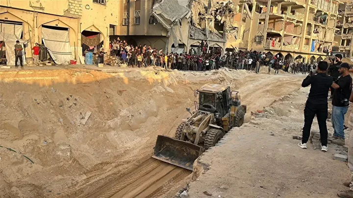 İsrail’in atakları nedeniyle yer altı tünellerinde ölen rehinelerin cesetlerine ulaşmak için hafriyat çalışmaları sürüyor 7 israilin ataklari nedeniyle yer alti tunellerinde olen rehinelerin cesetlerine ulasmak icin hafriyat calismalari suruyor mkE16lvu