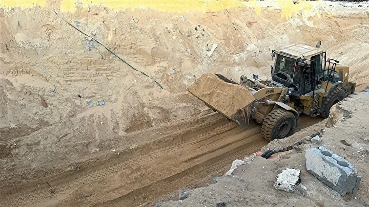 İsrail’in atakları nedeniyle yer altı tünellerinde ölen rehinelerin cesetlerine ulaşmak için hafriyat çalışmaları sürüyor 2 israilin ataklari nedeniyle yer alti tunellerinde olen rehinelerin cesetlerine ulasmak icin hafriyat calismalari suruyor wGzafIvQ