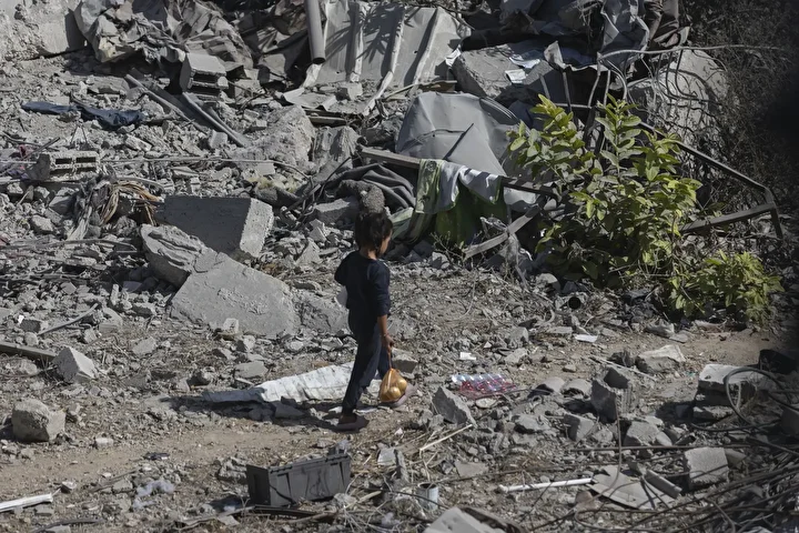 İsrail’in harabeye çevirdiği Gazze: Filistinli aileler enkaz halindeki binaların ortasında sıkıntı şartlar altında hayata tutunmaya çalışıyor 52 israilin harabeye cevirdigi gazze filistinli aileler enkaz halindeki binalarin ortasinda sikinti sartlar altinda hayata