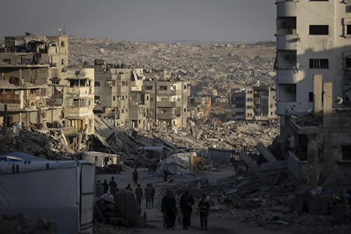 İsrail’in harabeye çevirdiği Gazze: Filistinli aileler enkaz halindeki binaların ortasında sıkıntı şartlar altında hayata tutunmaya çalışıyor 60 israilin harabeye cevirdigi gazze filistinli aileler enkaz halindeki binalarin ortasinda sikinti sartlar altinda hayata Ge9Lw8UZ
