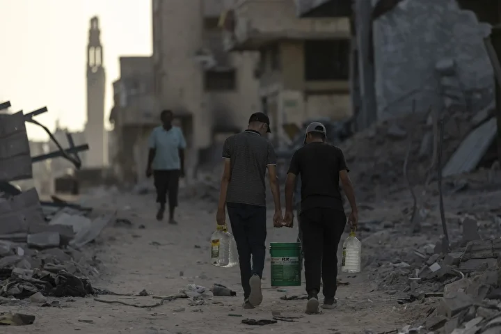 İsrail’in harabeye çevirdiği Gazze: Filistinli aileler enkaz halindeki binaların ortasında sıkıntı şartlar altında hayata tutunmaya çalışıyor 57 israilin harabeye cevirdigi gazze filistinli aileler enkaz halindeki binalarin ortasinda sikinti sartlar altinda hayata SqzKmPWu