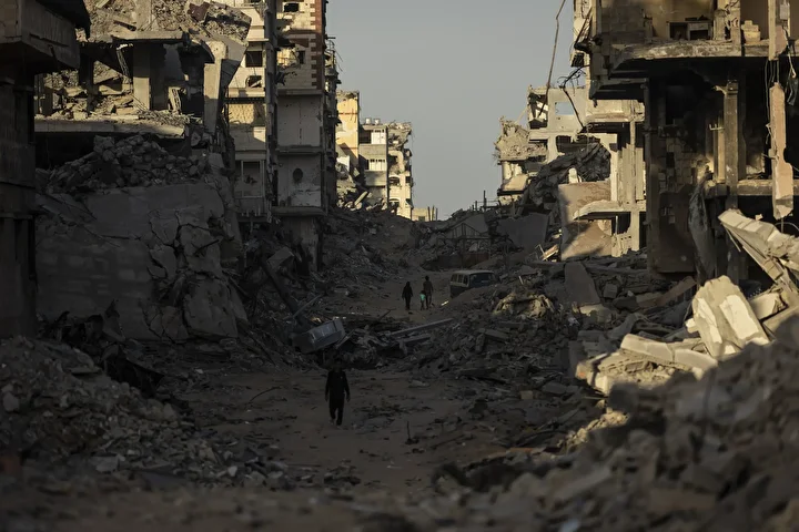 İsrail’in harabeye çevirdiği Gazze: Filistinli aileler enkaz halindeki binaların ortasında sıkıntı şartlar altında hayata tutunmaya çalışıyor 58 israilin harabeye cevirdigi gazze filistinli aileler enkaz halindeki binalarin ortasinda sikinti sartlar altinda hayata k8k2ZzGa
