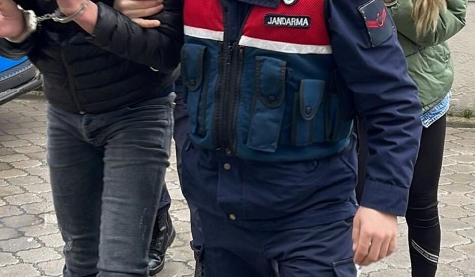 jandarmadan 3 ilcede tefeci operasyonu 3 tutuklama UpaHwKFZ.jpg
