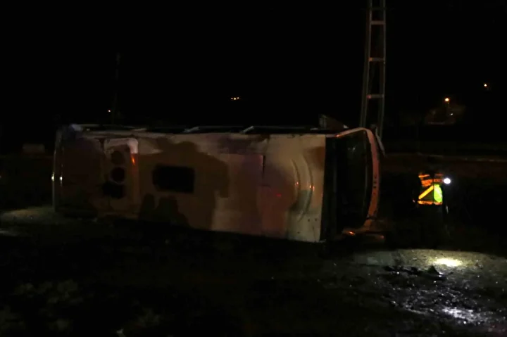Kastamonu’da çeşit midibüsü devrildi: 24 kişi yaralandı 12 kastamonuda cesit midibusu devrildi 24 kisi yaralandi 11 dwMsjPXO