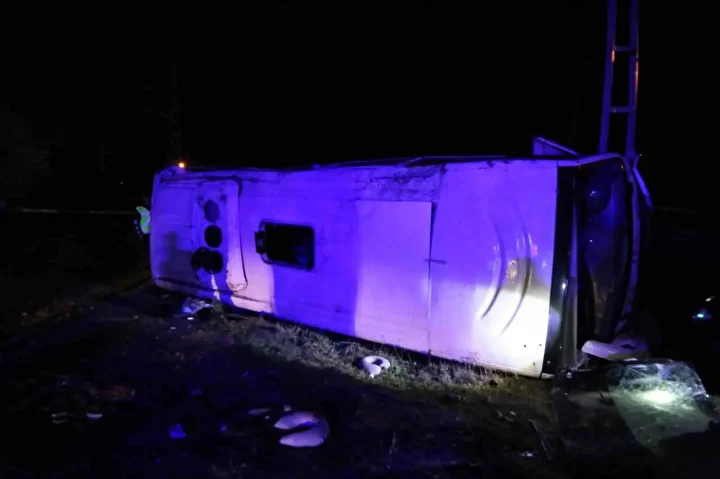 Kastamonu’da çeşit midibüsü devrildi: 24 kişi yaralandı 5 kastamonuda cesit midibusu devrildi 24 kisi yaralandi 4 ldG7RtLL
