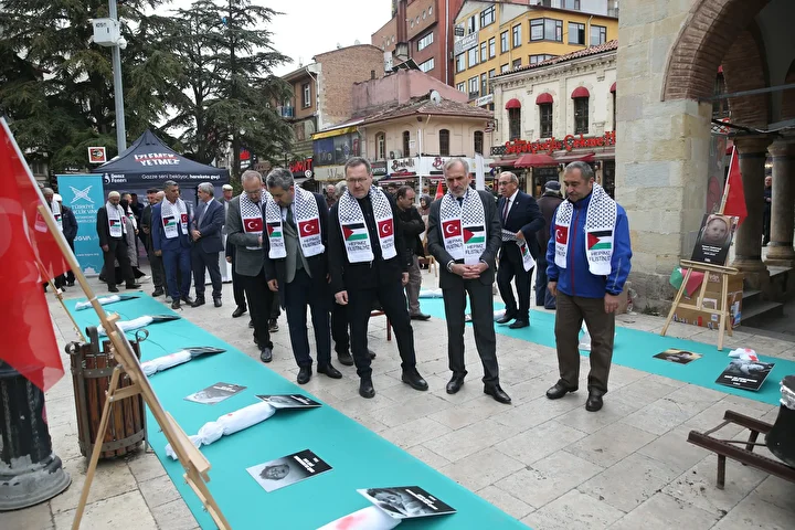 Kastamonu'da manalı Gazze hareketi: 'Küçük Kefenler Sergisi' düzenlendi 5 kastamonuda manali gazze hareketi kucuk kefenler sergisi duzenlendi 4 eNRBSAqS