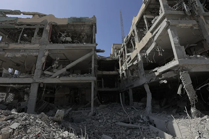 Katil İsrail Gazze'deki Rantisi Çocuk Hastanesi'nde geriye ağır yıkım bıraktı 3 katil israil gazzedeki rantisi cocuk hastanesinde geriye agir yikim birakti 2