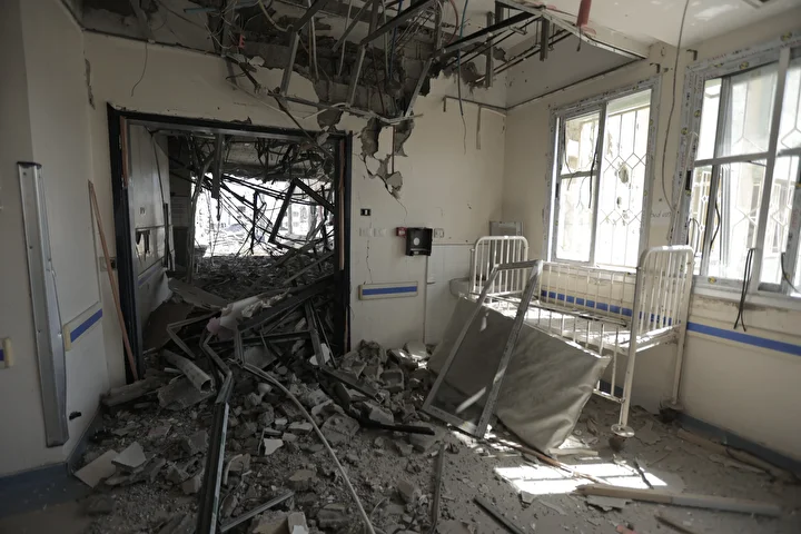 Katil İsrail Gazze'deki Rantisi Çocuk Hastanesi'nde geriye ağır yıkım bıraktı 10 katil israil gazzedeki rantisi cocuk hastanesinde geriye agir yikim birakti 9 kf6EEFuM