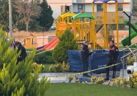 Komşusu tarafından öldürülmüştü: Cenazesi toprağa verildi komsusu tarafindan oldurulmustu cenazesi topraga verildi w4nNAXE9.jpg