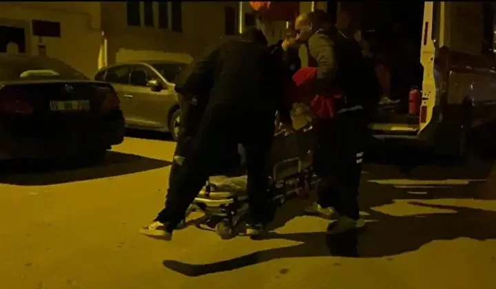 Konutlarındaki asma tavan üzerlerine çöktü: Zelzele oluyor sandılar, bir kişi yaralandı 1 konutlarindaki asma tavan uzerlerine coktu zelzele oluyor sandilar bir kisi yaralandi 0 GI4jE6bL
