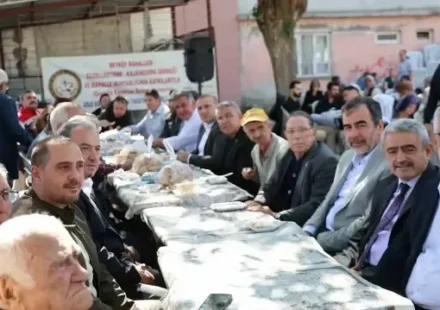 Köyün gençleri ve ihtiyar heyeti tüm köyü birebir sofrada topladı koyun gencleri ve ihtiyar heyeti tum koyu birebir sofrada topladi MdOx8qs7.webp