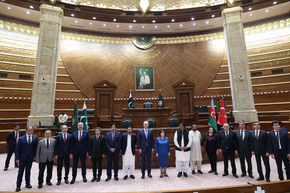 kurtulmus muhammed ikbalin kabrini ziyaret etti 1 3lOMZvVQ