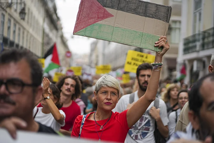 lizbonda filistine takviye yuruyusu kalabalik israil aleyhine sloganlari atti 10