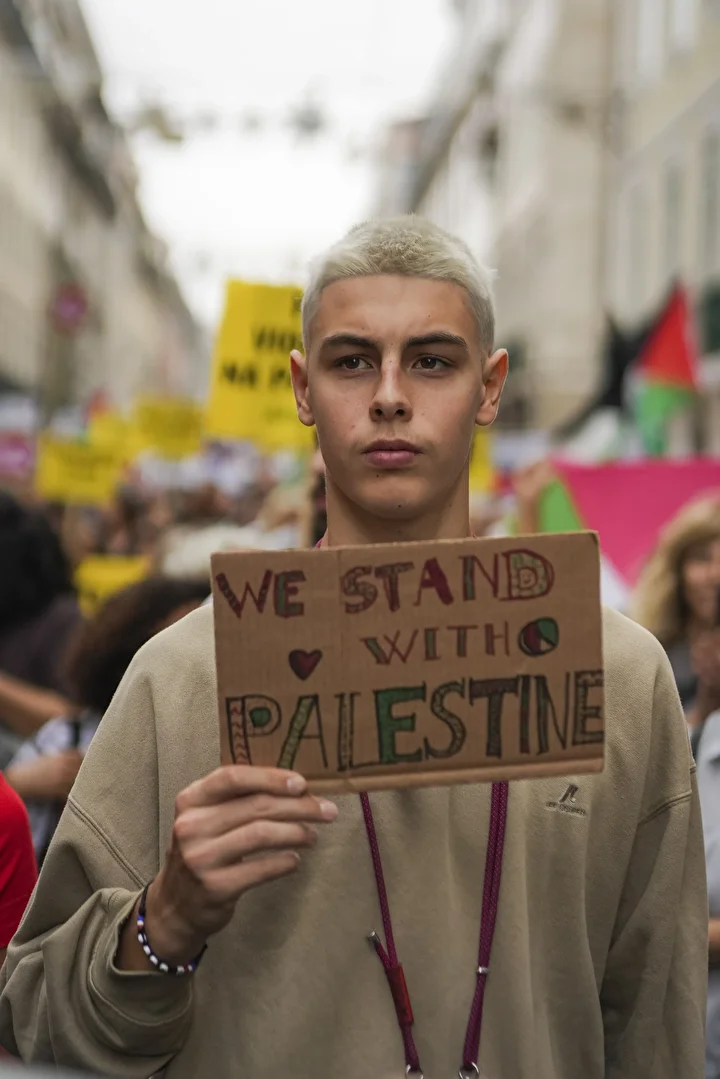 lizbonda filistine takviye yuruyusu kalabalik israil aleyhine sloganlari atti 11 mEpquWXc