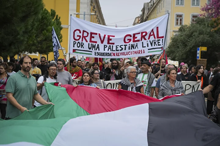 lizbonda filistine takviye yuruyusu kalabalik israil aleyhine sloganlari atti 21 hMTFMssC