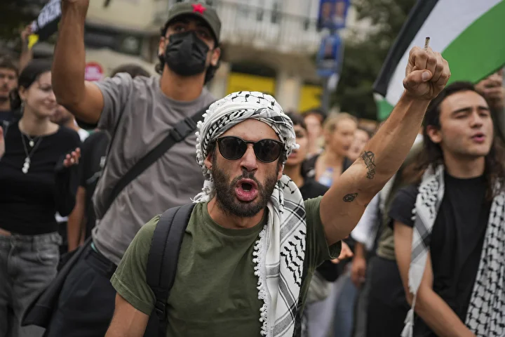 lizbonda filistine takviye yuruyusu kalabalik israil aleyhine sloganlari atti 5 vzICPmjN