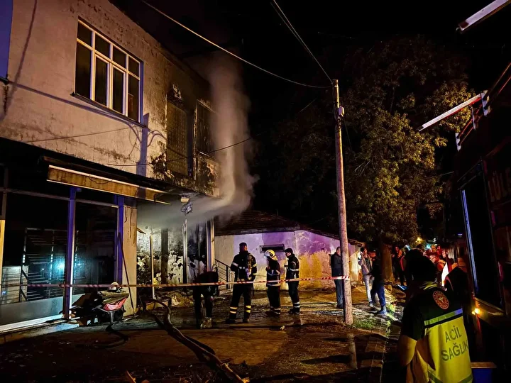Lüleburgaz’da ekmek fırınında yangın 5 luleburgazda ekmek firininda yangin 4 nLtZqYCF