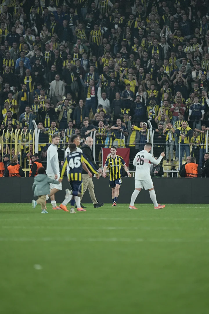 Maçın son anlarında saha karıştı! İsmail Yüksek'in Deniz Undav'a ne dediği ortaya çıktı 3 macin son anlarinda saha karisti ismail yuksekin deniz undava ne dedigi ortaya cikti 2 SbkjiXvJ