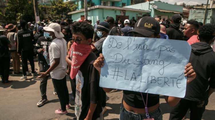 madagaskarda cumhurbaskani ulkeden kacti tezi ulusa seslenis konusmasi yapti 0 4XE3pUe5